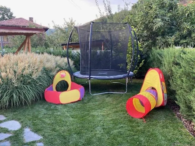 Willa Popovi Simitli