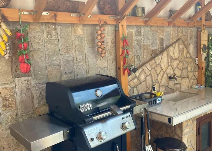 Popovi Willa Simitli